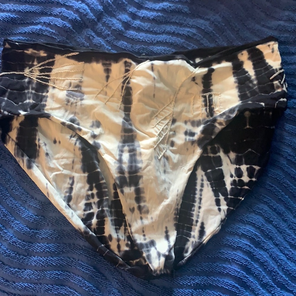 High waisted bottom swimwear